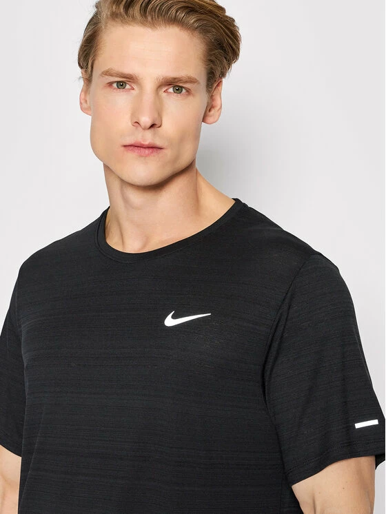 Nike Άνδρες Μπλουζάκια Τεχνικά Φανελάκι τεχνικό Dri-FIT Miler CU5992 Μαύρο Regular Fit 4 Nike Άνδρες Μπλουζάκια Τεχνικά Φανελάκι τεχνικό Dri-FIT Miler CU5992 Μαύρο Regular Fit - Image 4