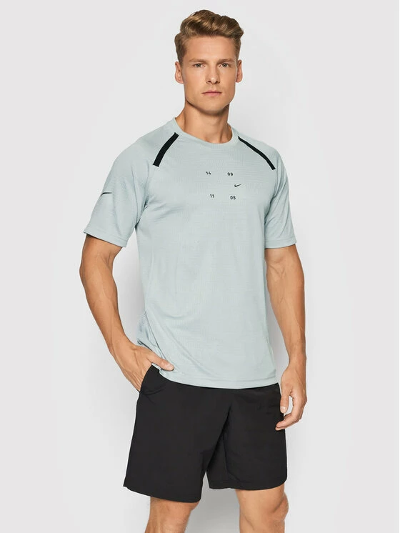 Nike Άνδρες T-shirts T-Shirt Tech Pack CU3764 Γκρι Standard Fit 1 Nike Άνδρες T-shirts T-Shirt Tech Pack CU3764 Γκρι Standard Fit